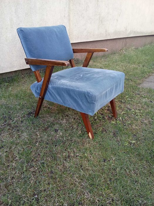 Stary fotel PRL. Rzadki model. Do renowacji.