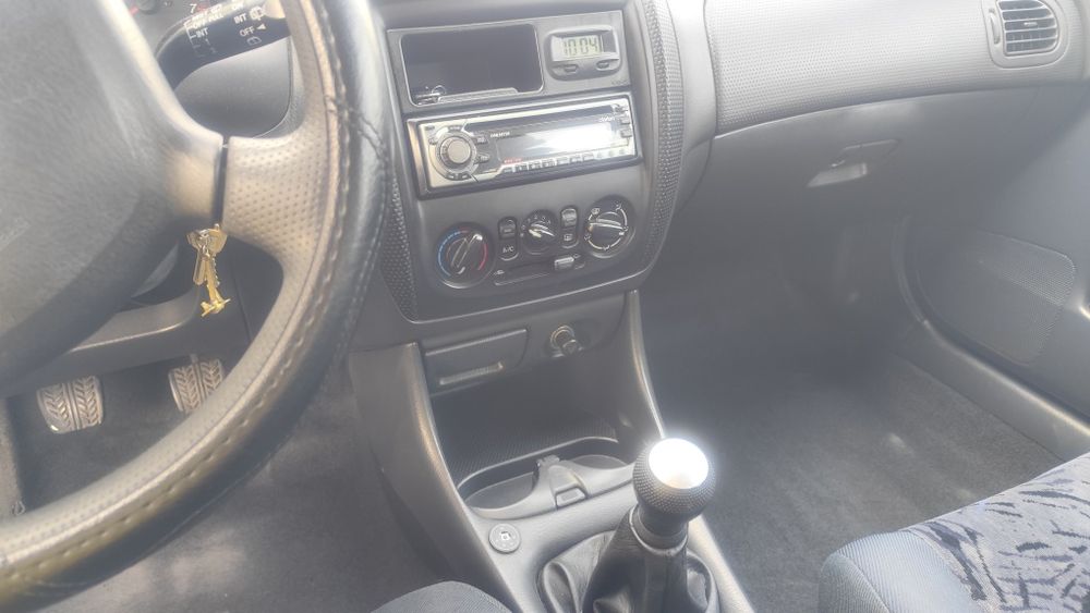 Mazda 323f 1.5 gasolina/gpl