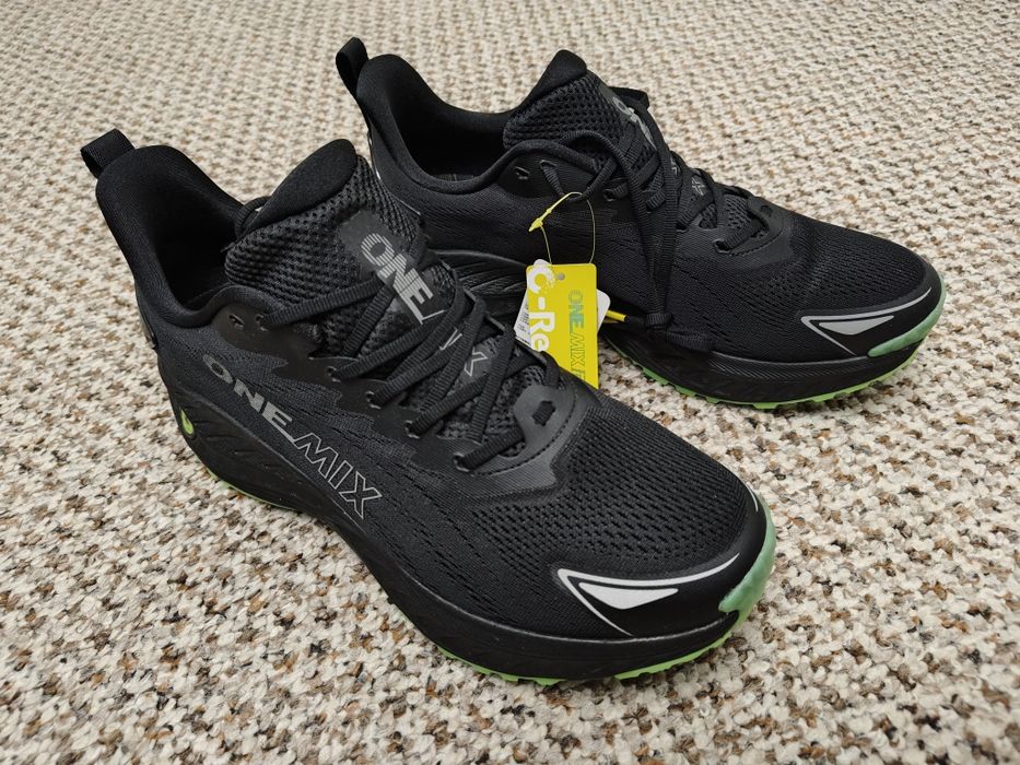 Кросівки чоловічі Onemix Meeto спортивні бігові р. 46