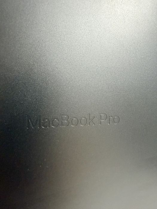 MacBook Pro 14” M3 Pro | 18 GB RAM | 512 GB SSD | Excelente Estado