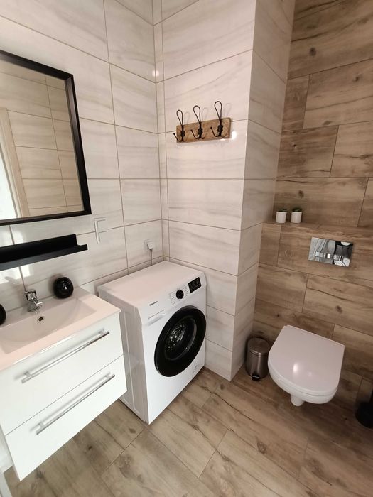 Mieszkanie, siłownia, coworking, sauna od września na minimum rok.