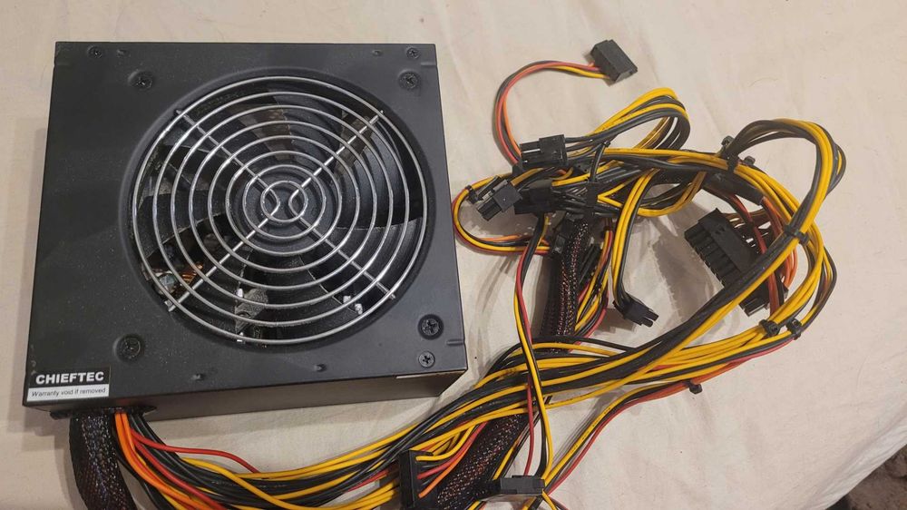 Zasilacz CHIEFTEC Smart GPS-600A8 600W 80 Plus