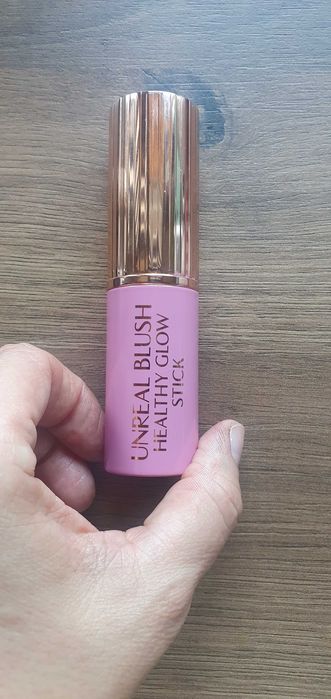 Charlotte tilbury kremowy róż