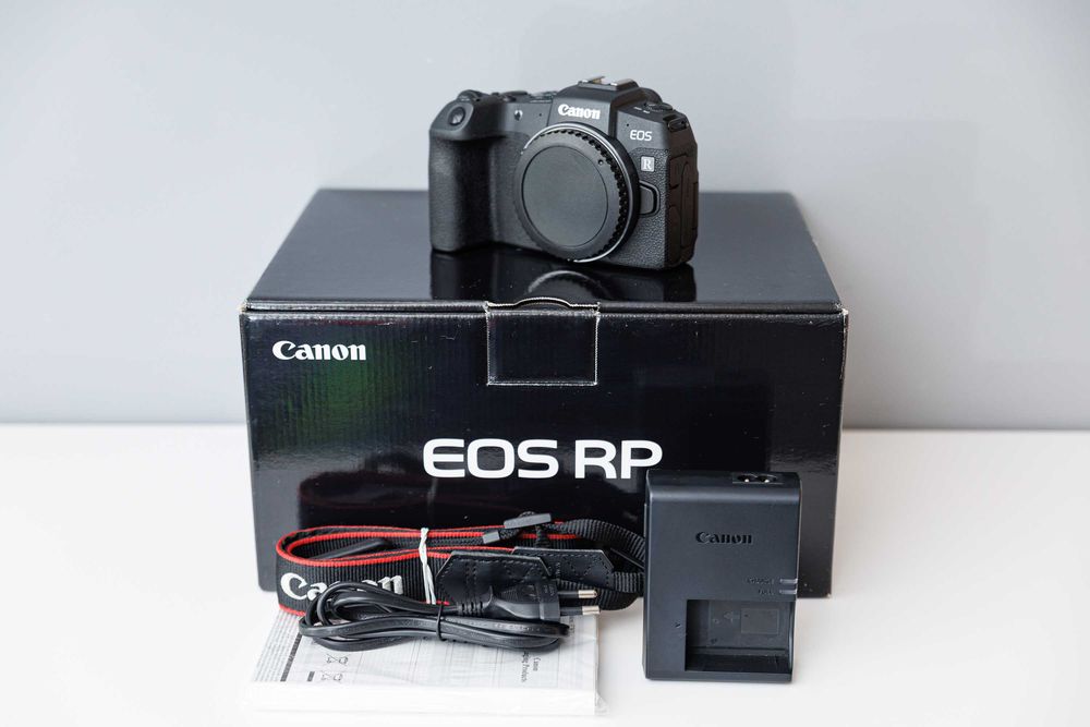 Aparat CANON EOS RP - super stan, 2749 klatek