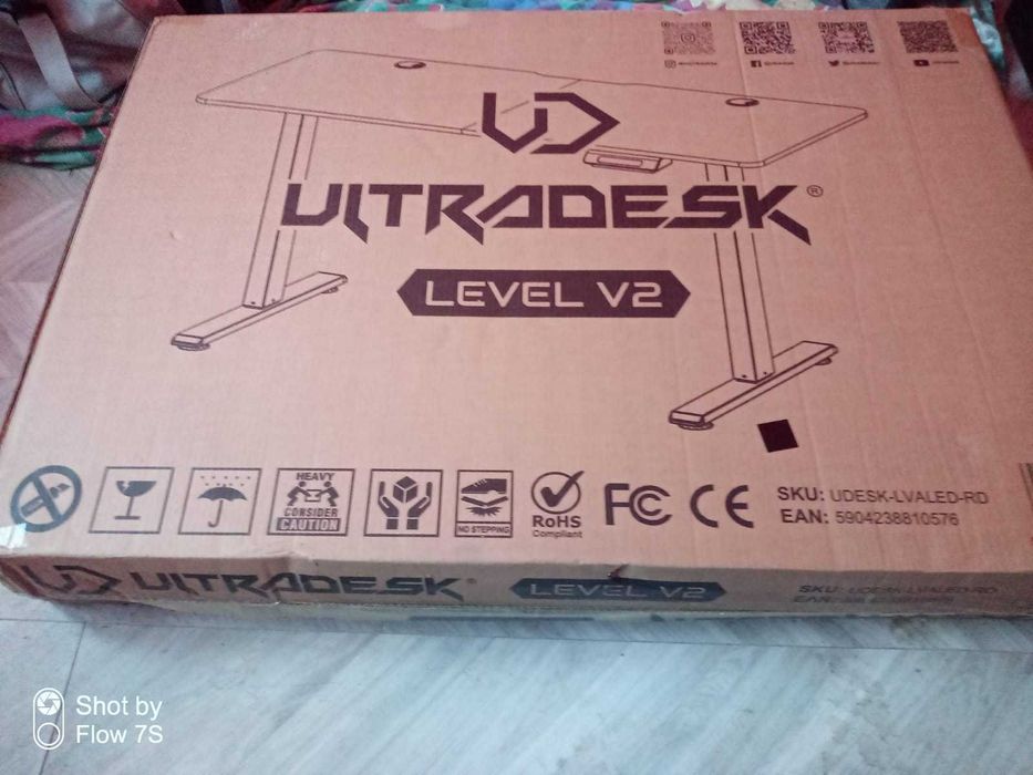 Biurko Ultradesk LEVEL V2 140cm Regulacja wysokości Czarno-czerwony