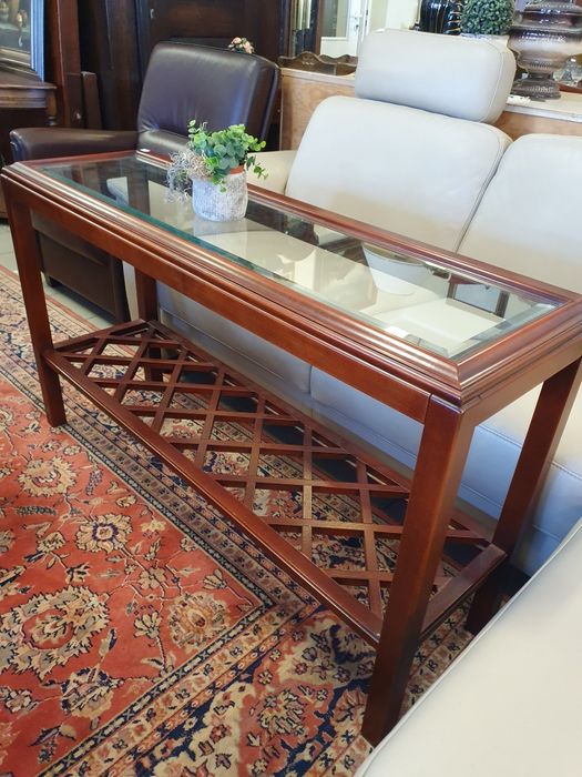 Duża przyśćienna konsola orzechowa