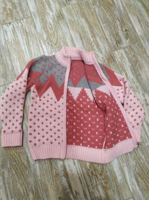 Дуже тепла кофтинка, Нова