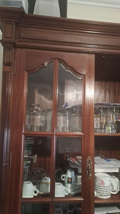 Estante em castanho