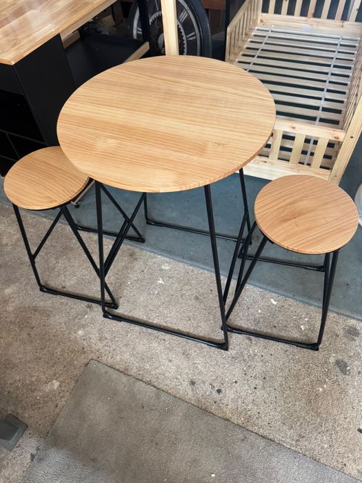 Conjunto de bar em madeira