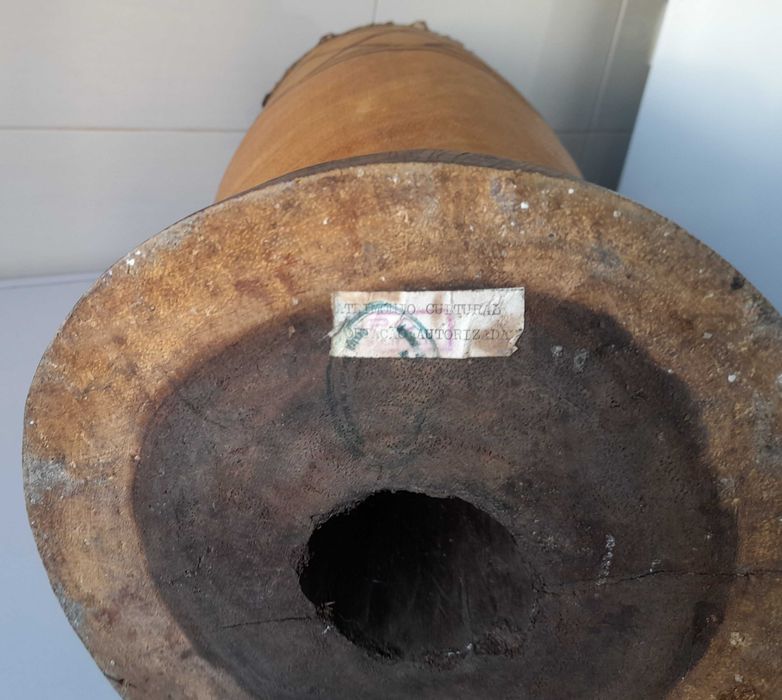 Tambor tribal Angolano