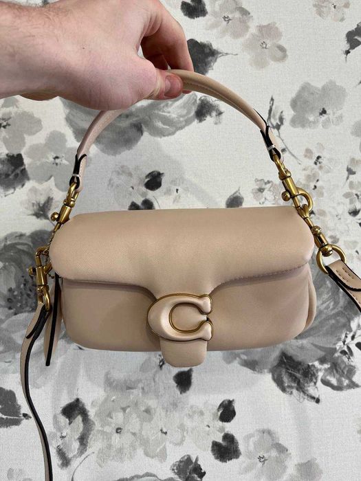 Сумка Coach Pillow Tabby Shoulder Bag 18 Бежева