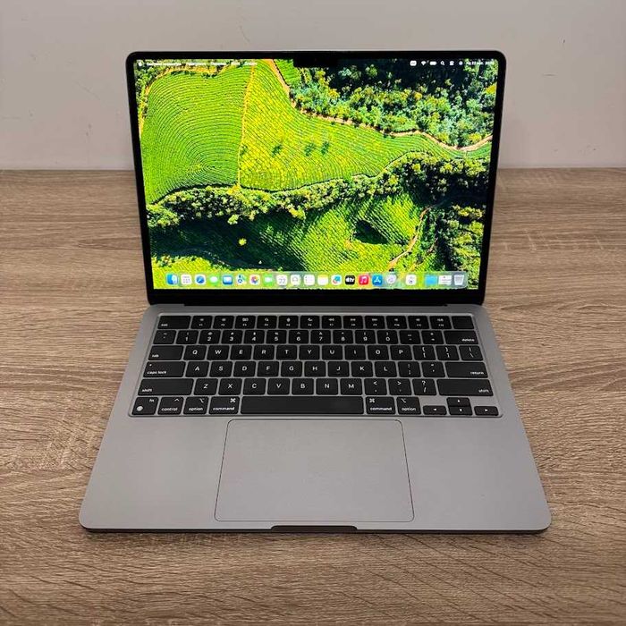 Macbook Air 13" 2022 M2 / 16Gb / SSD 512Gb акб:90% (код: M1126)