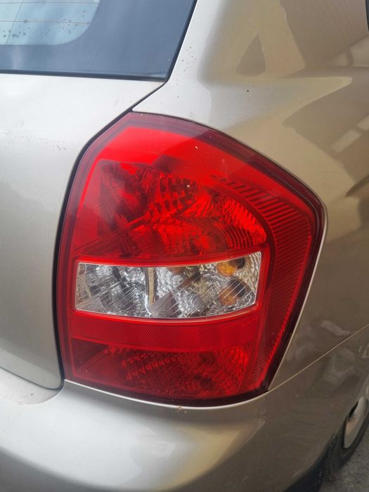 Lampa prawy tył Kia Cerato 1.6 B 16V 105km 2006r. LIFT