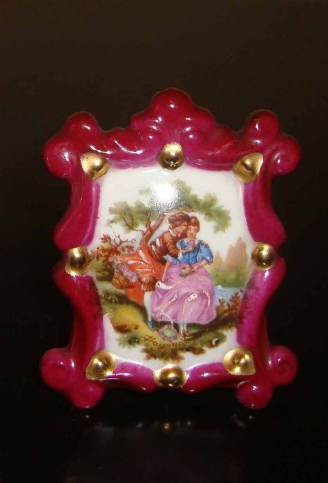 d- Small decorative items64584332441346122