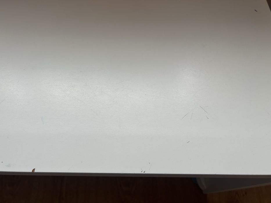 Secretaria de criança branca