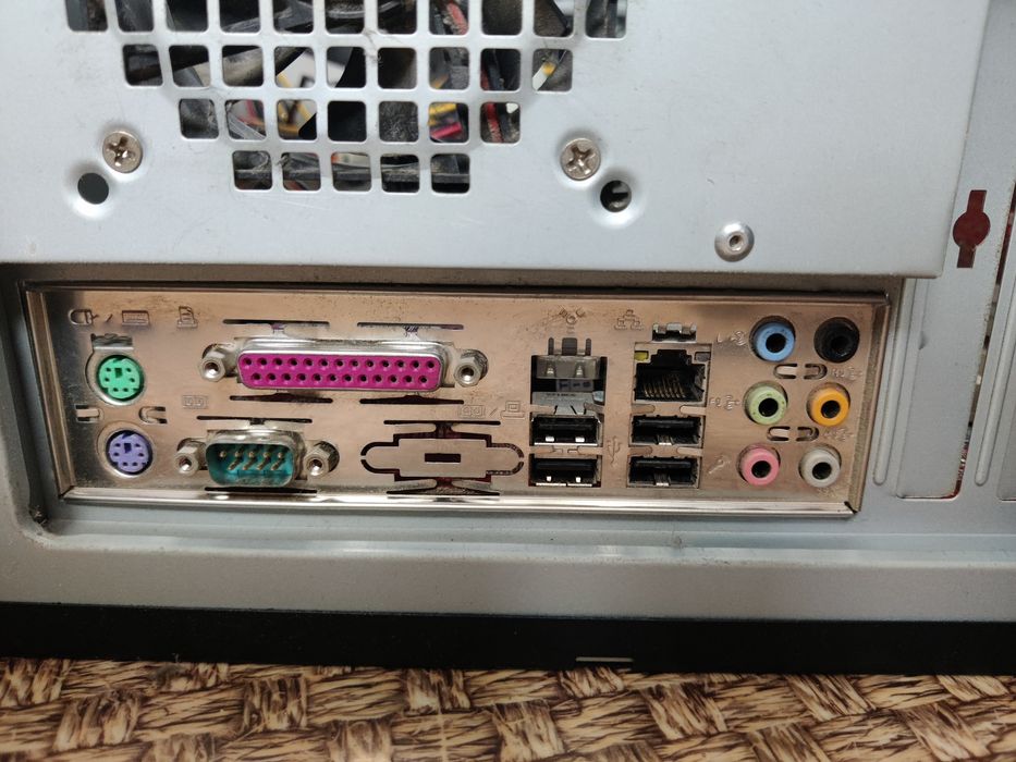 Настольний  компьютер робочий не ігровий MSI gt220