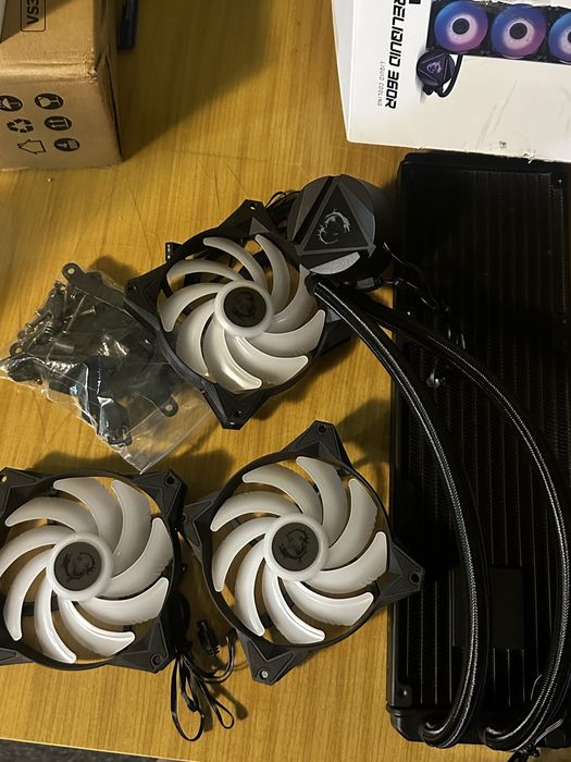 Система рідинного охолодження MSI MAG CoreLiquid 360R