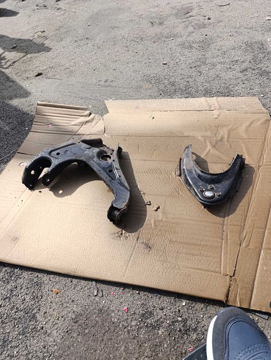 Передні праві речаги Форд Ренджер