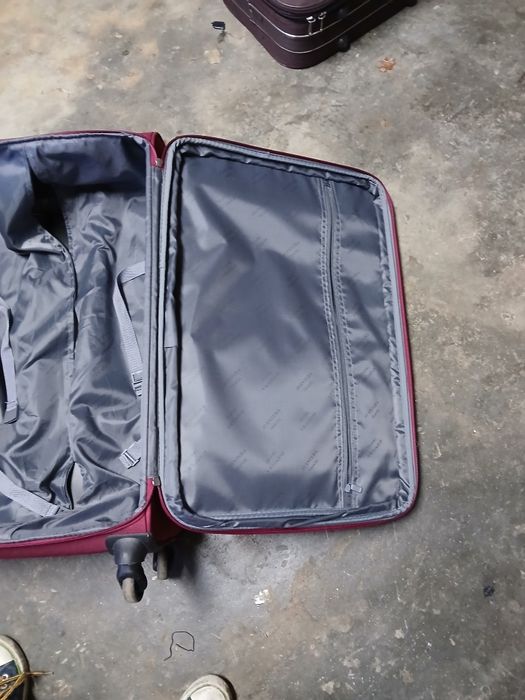 mala de viagem em bom estado