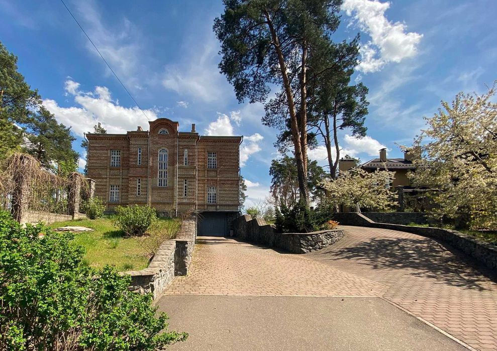 Ірпінь. престижний будинок на пагорбі. 5 спалень. Підземний паркінг