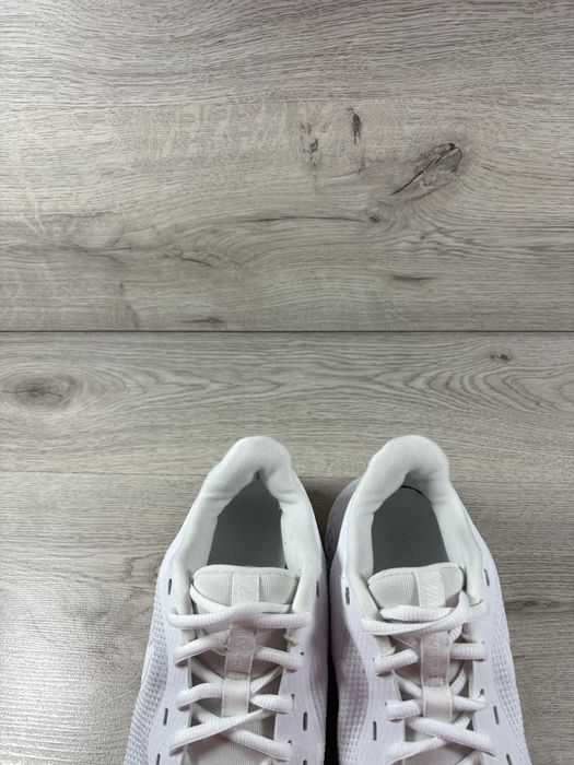 Nike  чоловічі бігові кросівки 42 розмір
