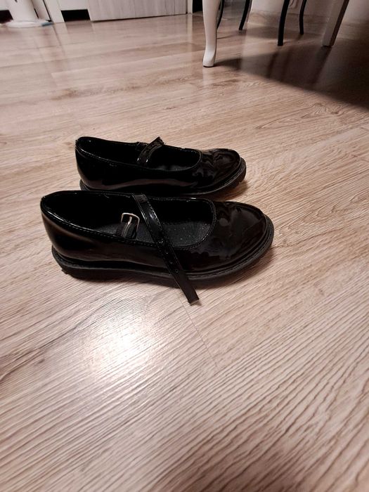 Pantofelki r.30 Reserved rozpoczęcie roku