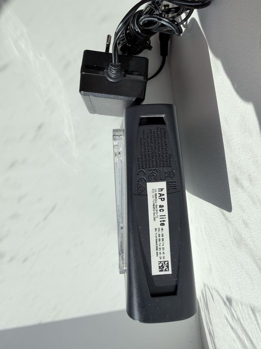 Wi-Fi роутер MikroTik hAP AC Lite