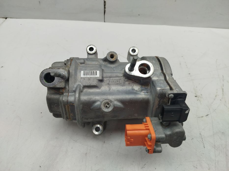 Compressor AC FORD Kuga III (DFK)