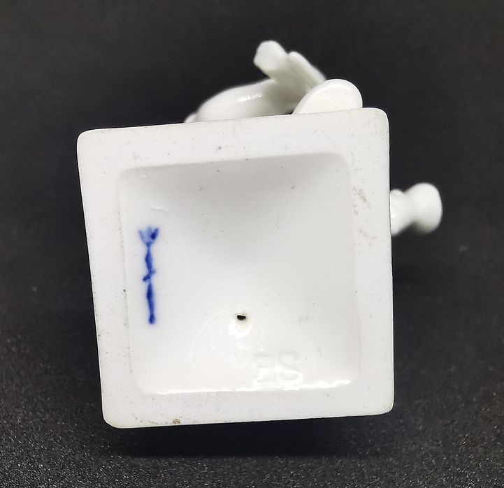 Figurka Porcelana KPM Berlin XIX w Mężczyzna z Toporem UNIKAT