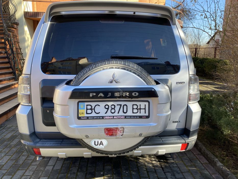 Автомобіль Мітсубісі Пайджеро вагон-4 версія instyle