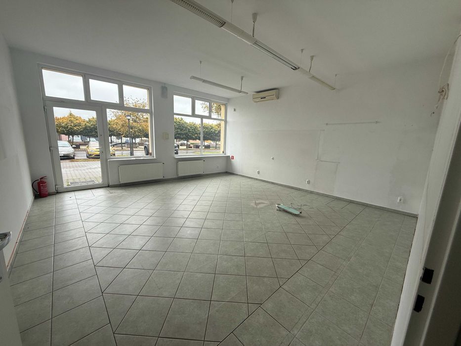 Lokal usługowy - 70m² -> Centrum Budzynia