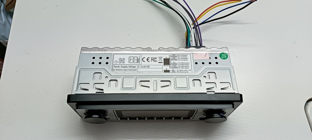 Podobizna Radia safari 5 z bluetooth