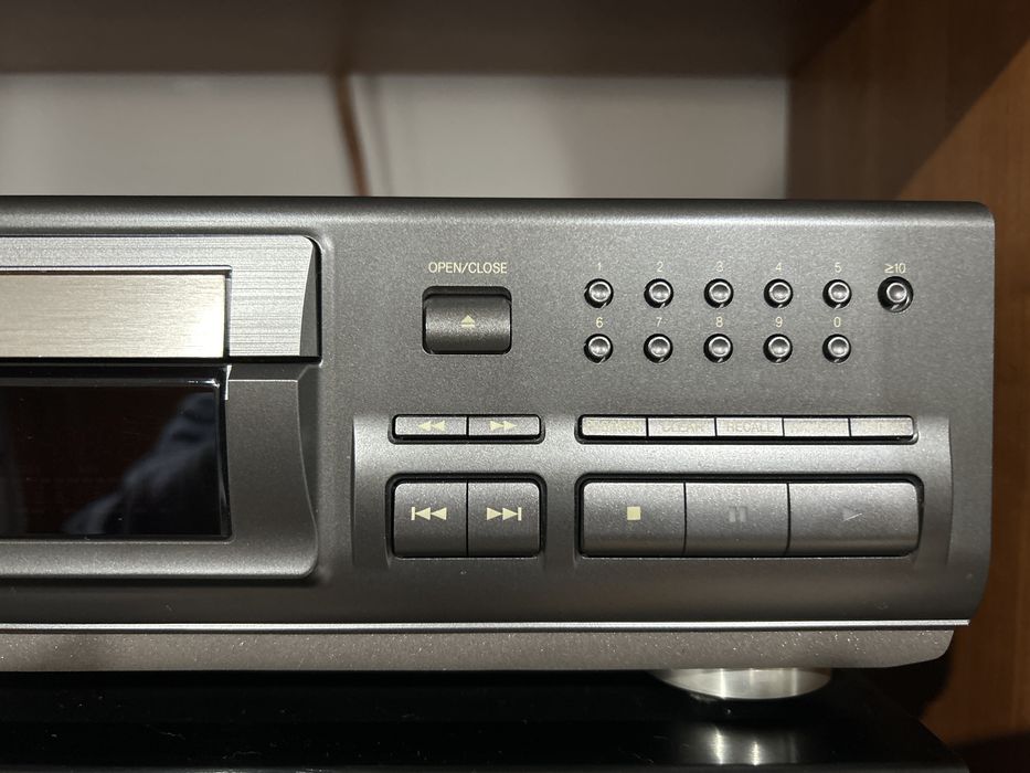 Leitor de CD Technics SL-PS7