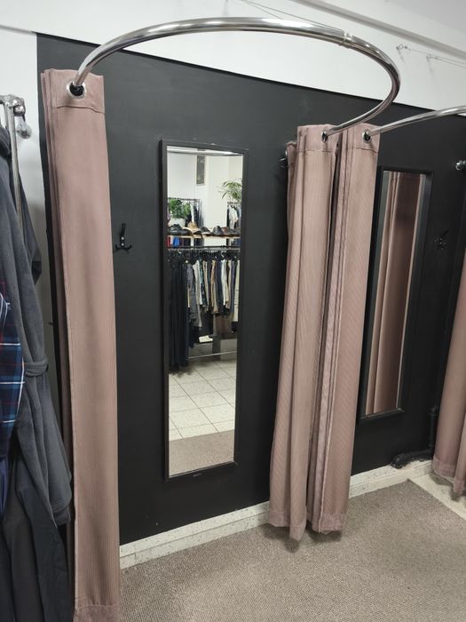 Piękna elegancka przymierzalnia 1 osobowa do sklepu