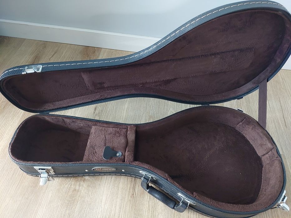 Twardy case Ortega na mandolinę