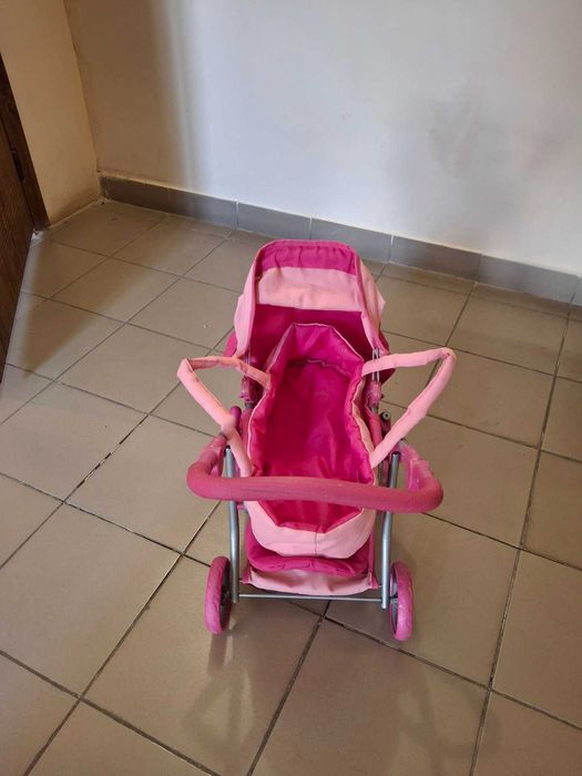 Візок для ляльок.