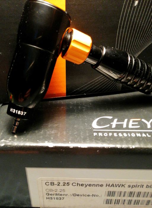 Máquina Tattoo Cheyenne Hawk Spirit Drive em Preto com Grip 22mm