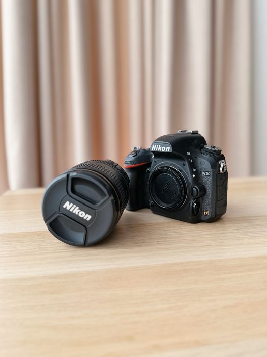 Lustrzanka NIKON