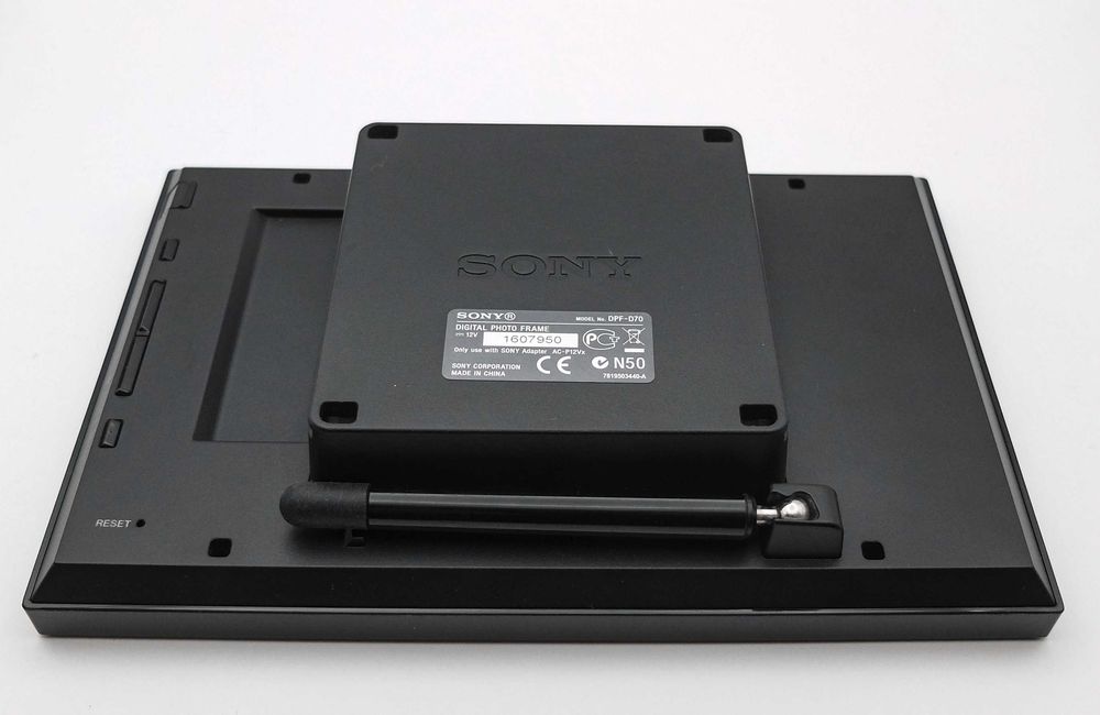 Moldura Digital Sony S-Frame DPF-D70 (7" | Como Nova + Comando)
