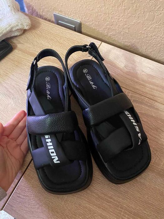 Босоніжки 36 розміру