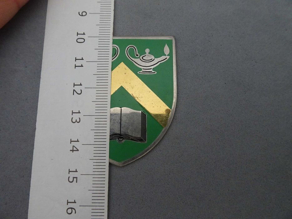 Antigo crachá militar português