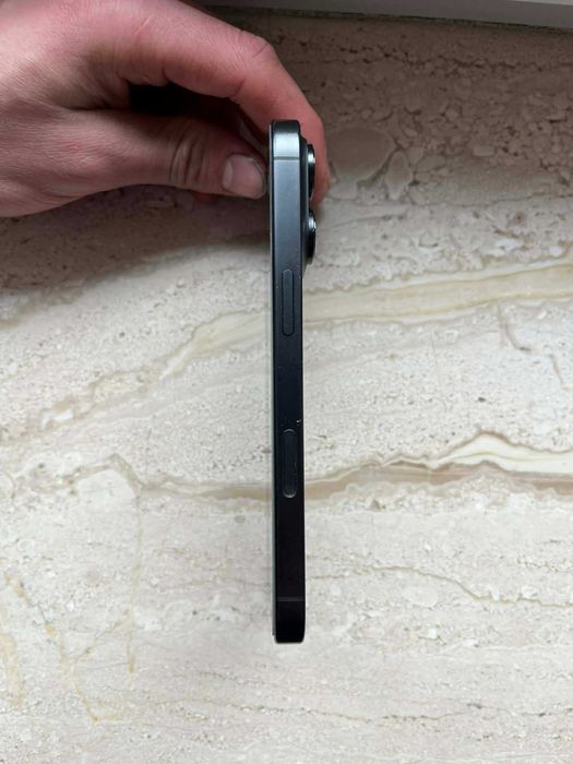 Iphone 16 Pro DOBRY STAN 99% kondycji