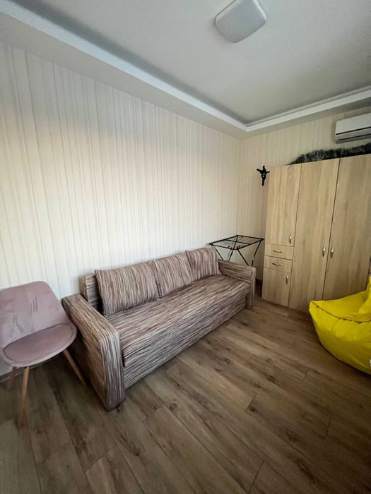 Продам двокімнатну квартиру з ремонтом. Без комісії. Центр міста.