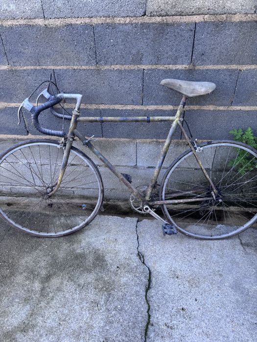 Bicicleta de corrida para restaurar