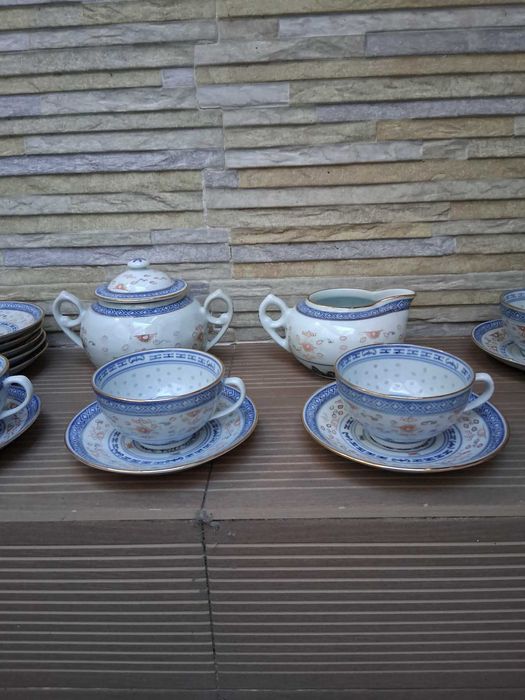 Vende-se Conjunto de Loiça