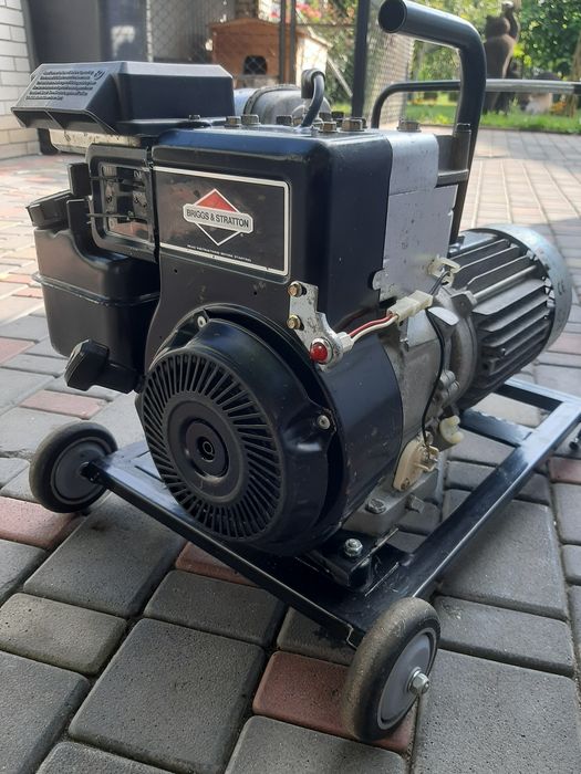 Продам генератор 2.2кв   Bosch EB 2000