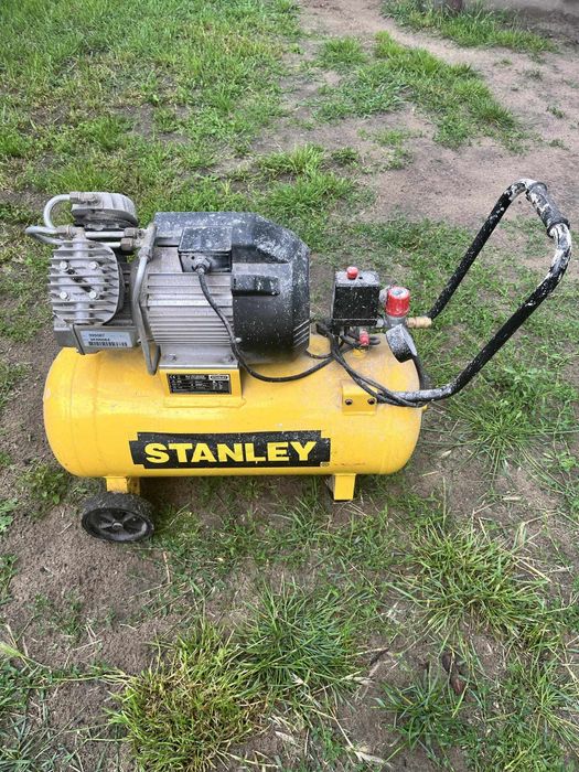 Kompresor olejowy Stanley DV2 400/10/50