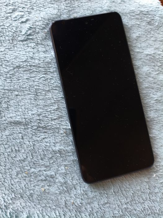 OPPO A80 5G usado como novo