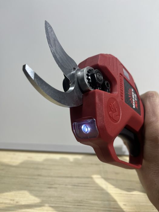 Секатор акумуляторний Vitals Master AG 1830cdk BL Kit/ 30 мм/Гарантія