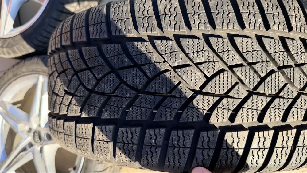 245/40 R18 диски з резиною